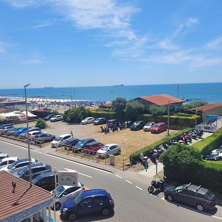 דירות מארינלה די סרזאנה Casa Bea Marinella מראה חיצוני תמונה